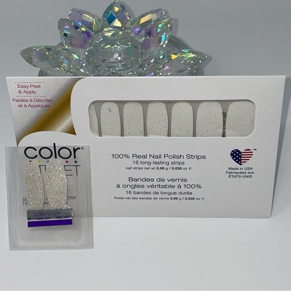 Color Street | Chasing Clouds a milky white shade with iridescent flakes - Picture 9 of 11